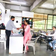 English Medium Schools in Maninagar